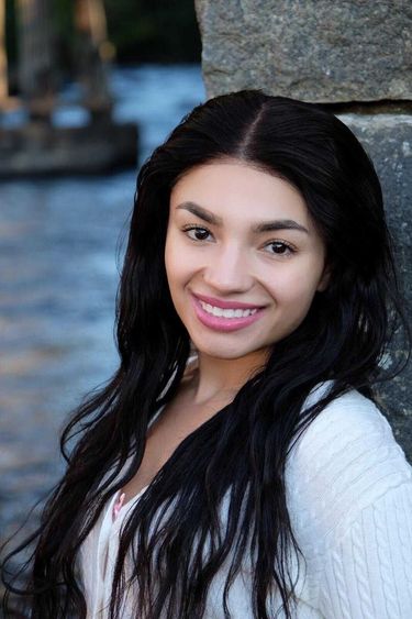 Sarah Castillo, Customer Experience Representative